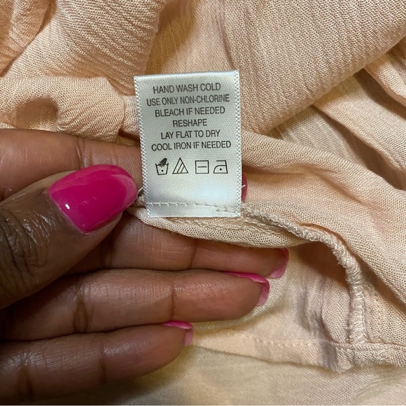 Love on a hanger pink feminine top - size xl - Picture 6 of 7